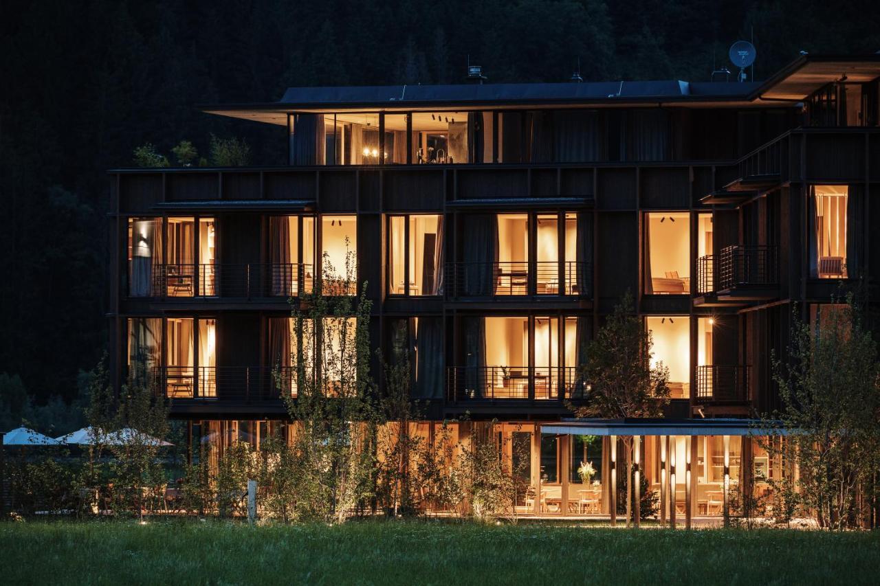 Zelloon Boutique Hotel *